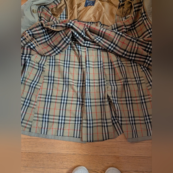 SOLD Vintage Burberry Trench Coat - Picture 5 of 14